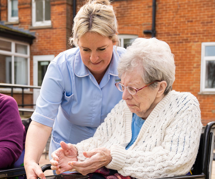 Dementia Care Support - Essex Care Home - Weald Hall Care Home